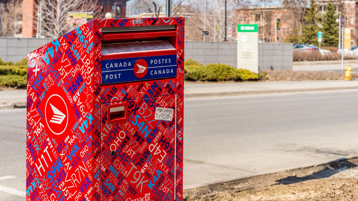 Une boite postale de Postes Canada.