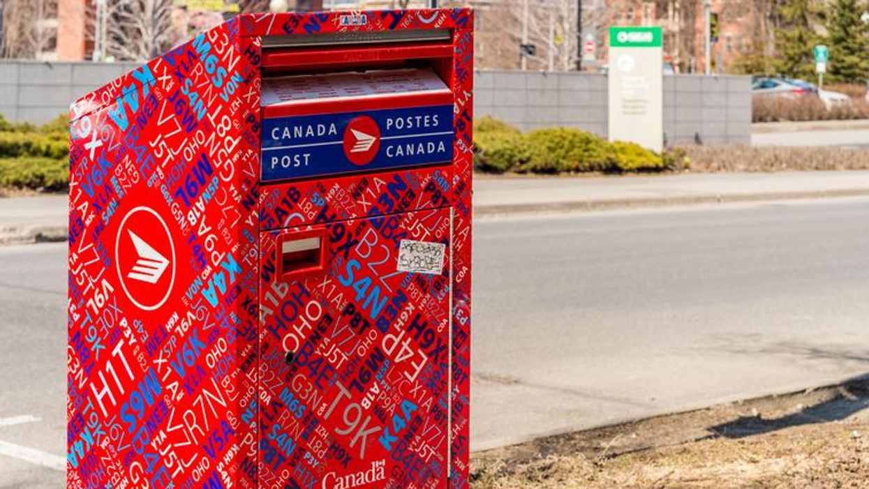 Une boite postale de Postes Canada.