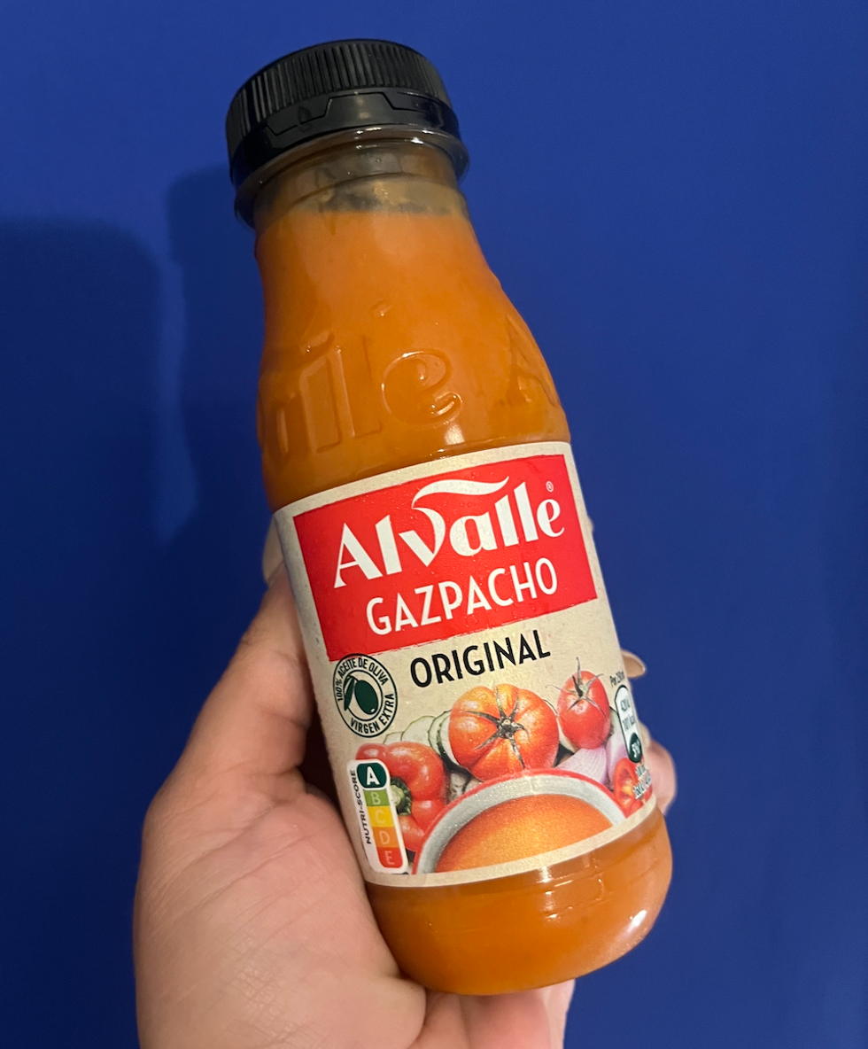 Une bouteille de gaspacho de chez McDonald's en Espagne.