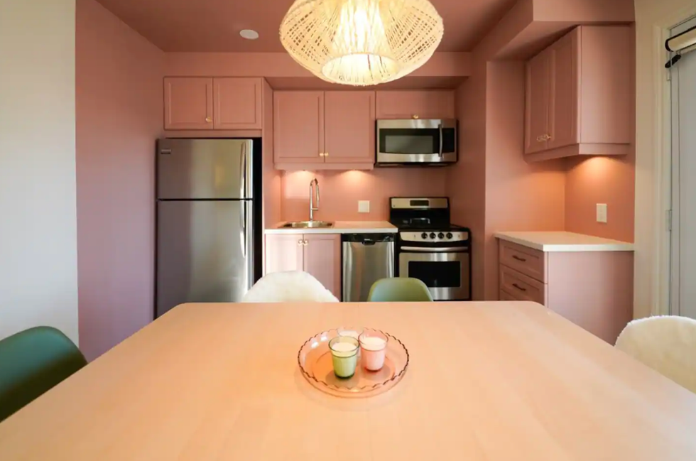 Une cuisine \u00e0 l'H\u00f4tel-Boutique le Rosay.