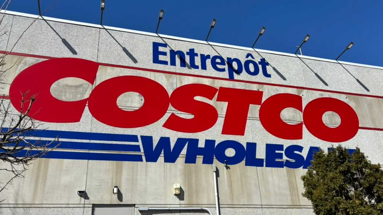 Une devanture d'un Costco.