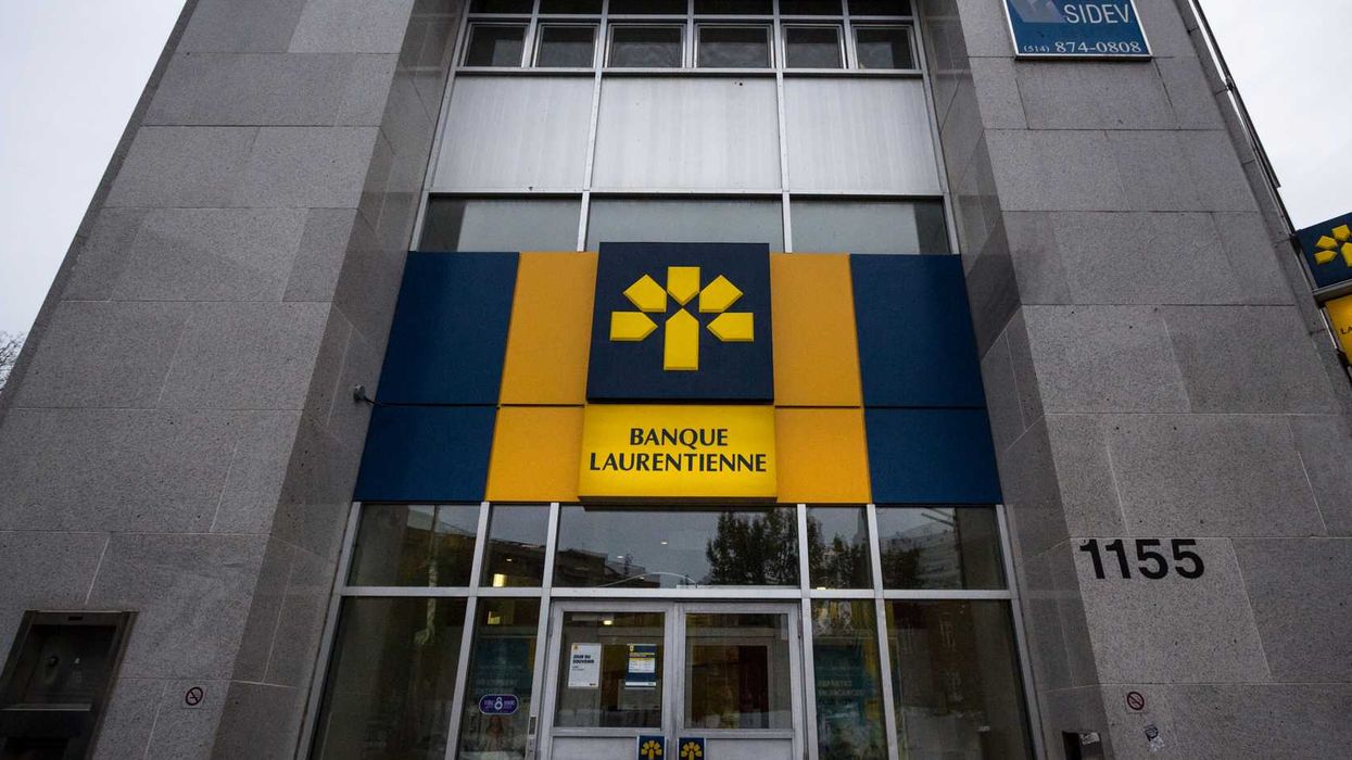 Une devanture d'une Banque Laurentienne.