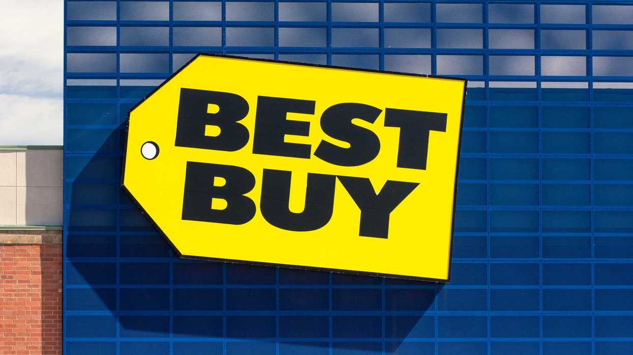 Une enseigne d'un magasin Best Buy.