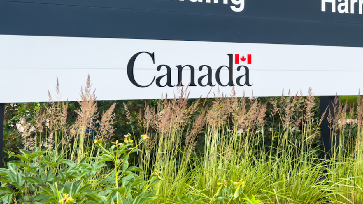 Une enseigne du gouvernement du Canada.