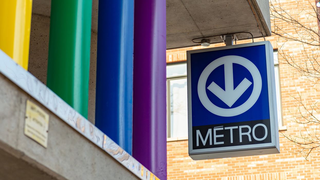 Une enseigne du métro de Montréal.