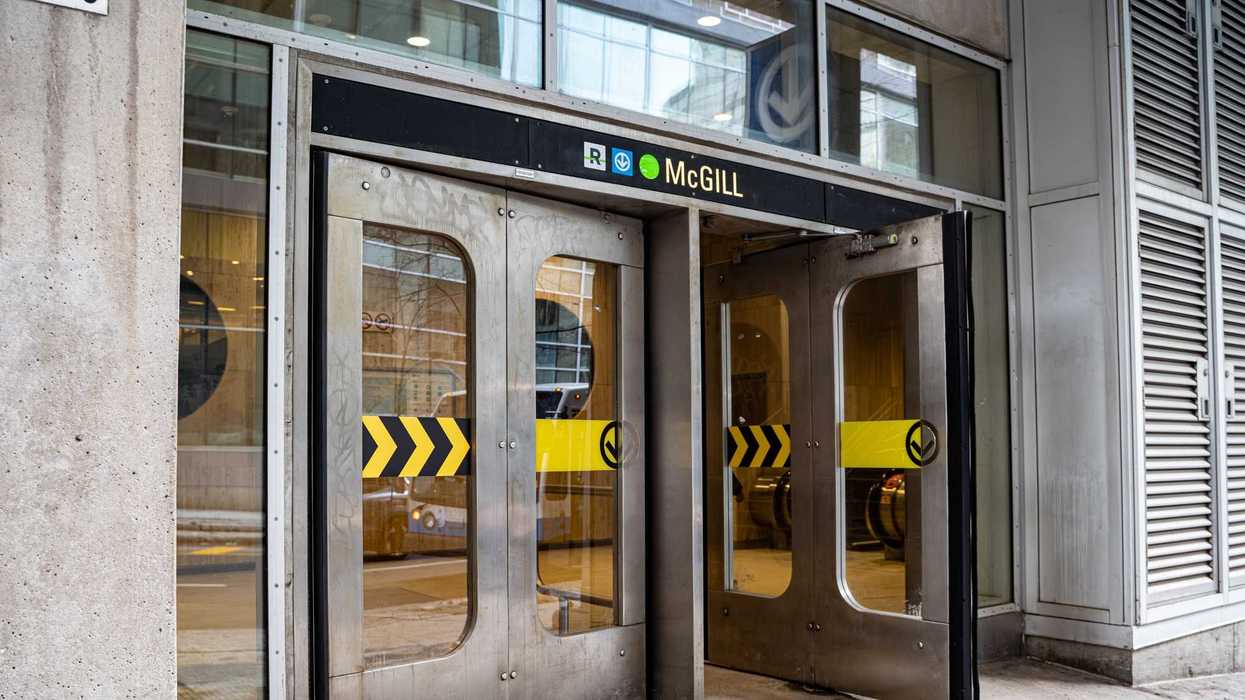 Une entrée de la station McGill, à Montréal.