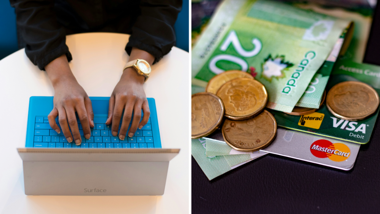 Une femme à l'ordinateur. À droite : de l'argent canadien et des cartes de crédit.
