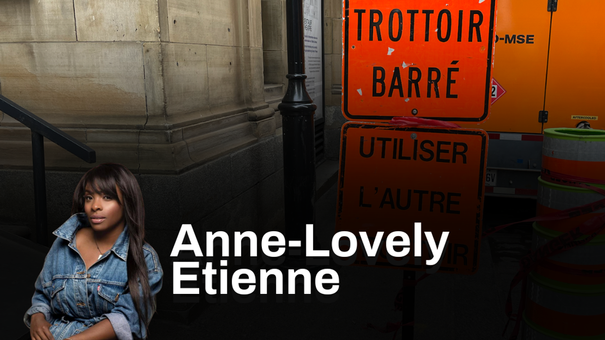 Une femme apparait avec son nom dans un photo-montage où on voit des affiches de travaux et un cône orange.