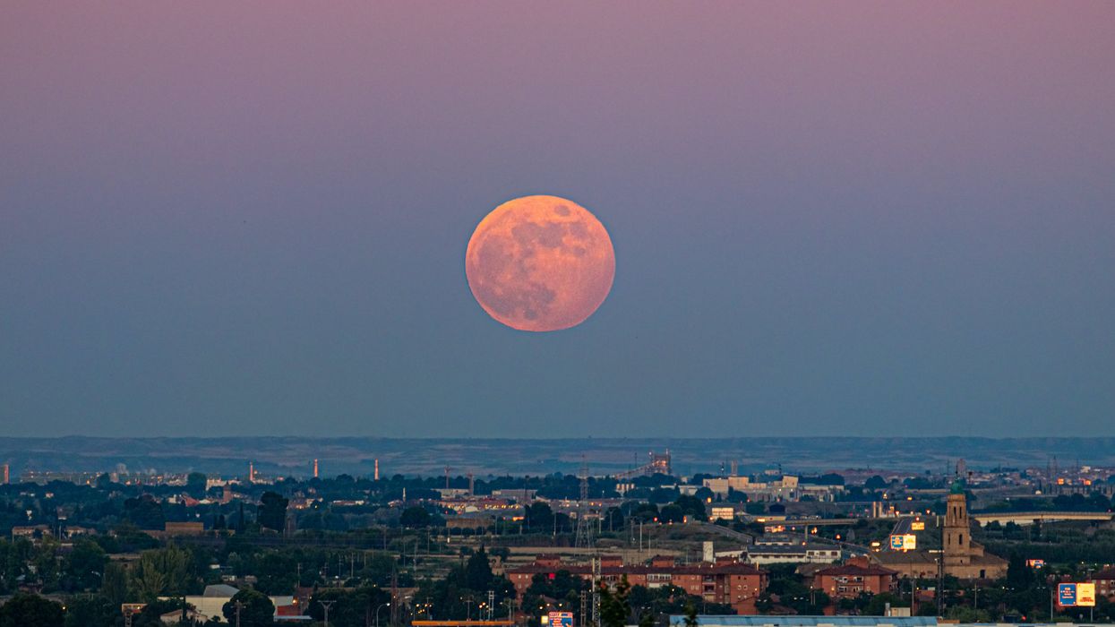 Une « Lune des fraises ».