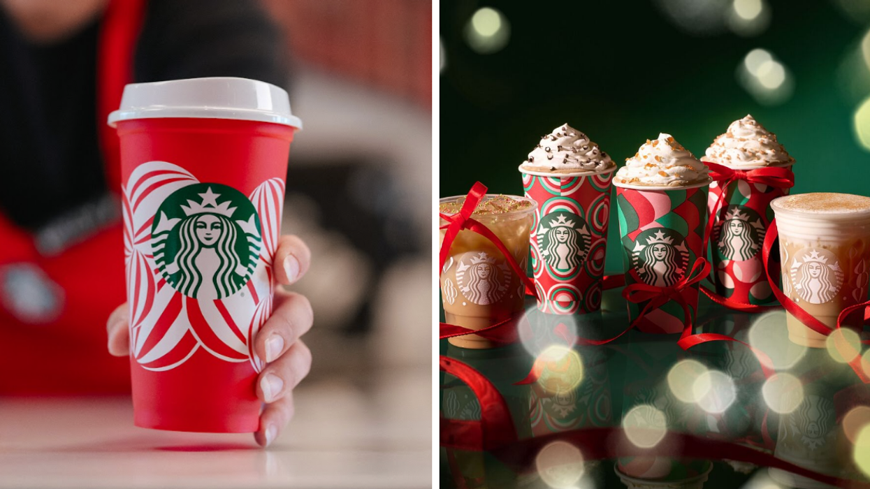 Une main qui présente une tasse rouge du Starbucks. Droite : Les breuvages des Fêtes du Starbucks.