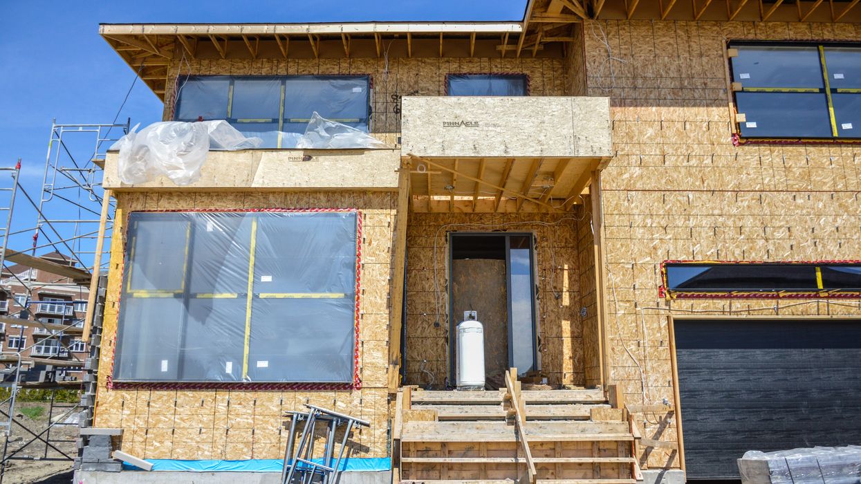 Une maison en construction à Montréal.