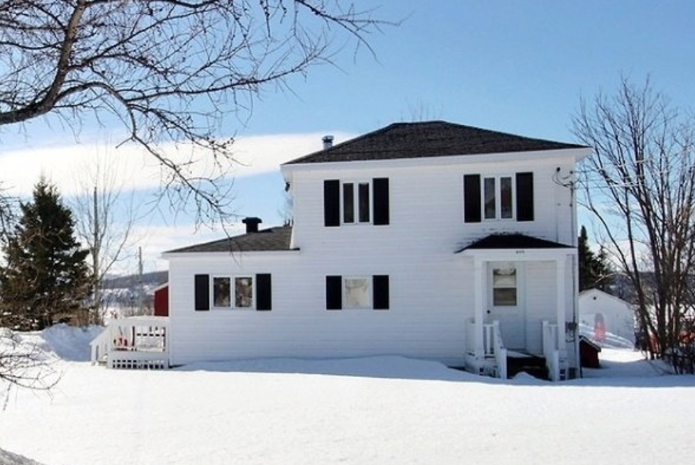 Une maison.Une maison \u00e0 Gasp\u00e9.