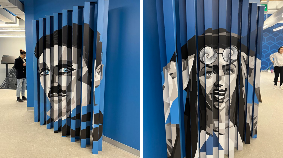 Une oeuvre sur laquelle on voit le visage de Nikola Tesla et d'une jeune femme.