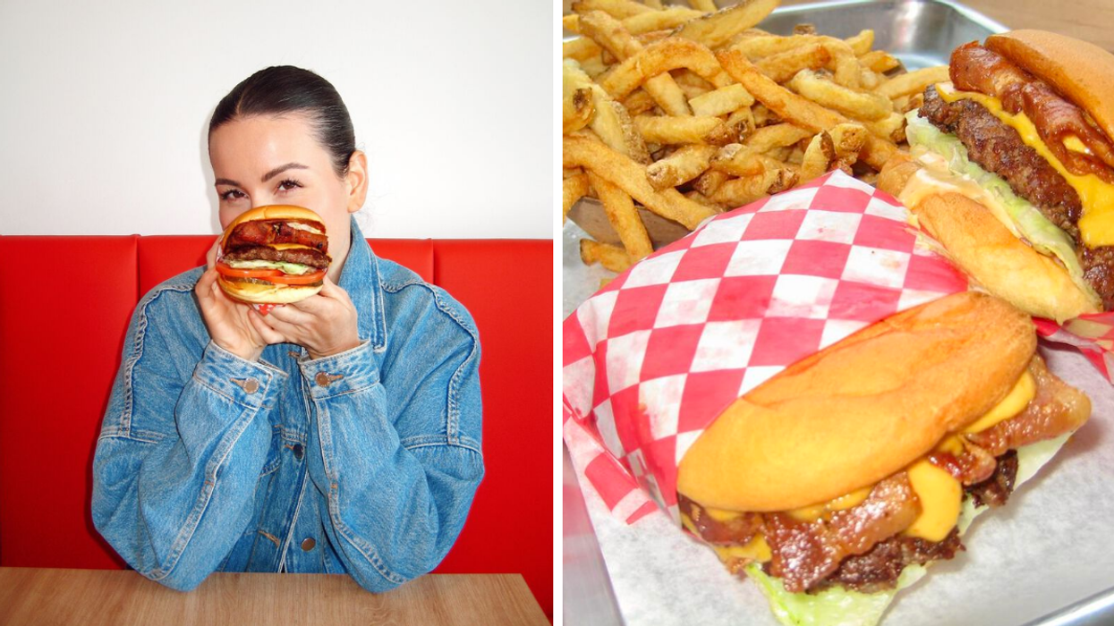 Une personne avec un burger dans la main. Droite : Des burgers du Uniburger.