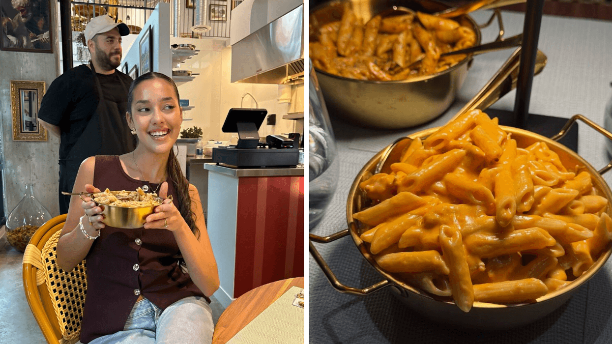 Une personne avec un plat de pâte entre les mains. Droite : Deux plats de pâte sur une table.