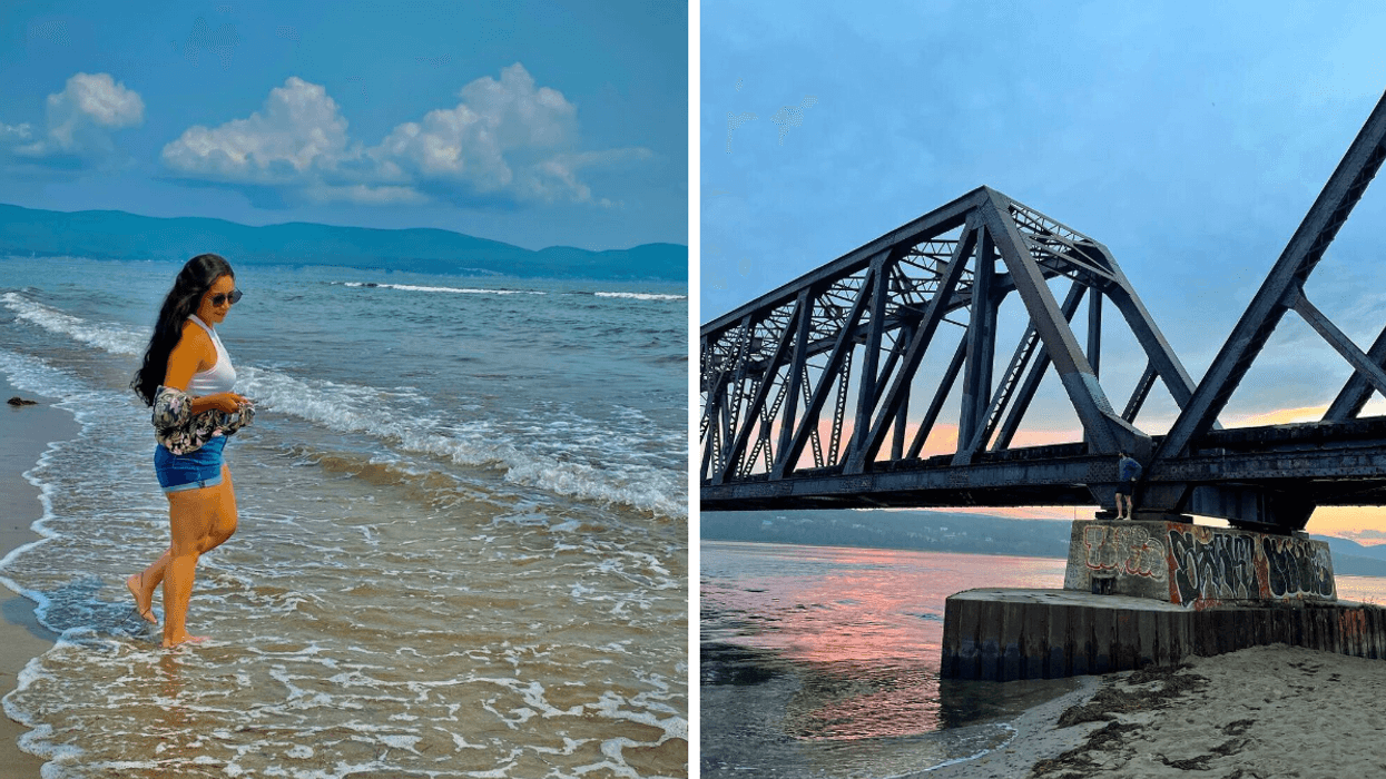 Une personne sur la plage. Droite : Un pont devant un coucher de soleil.