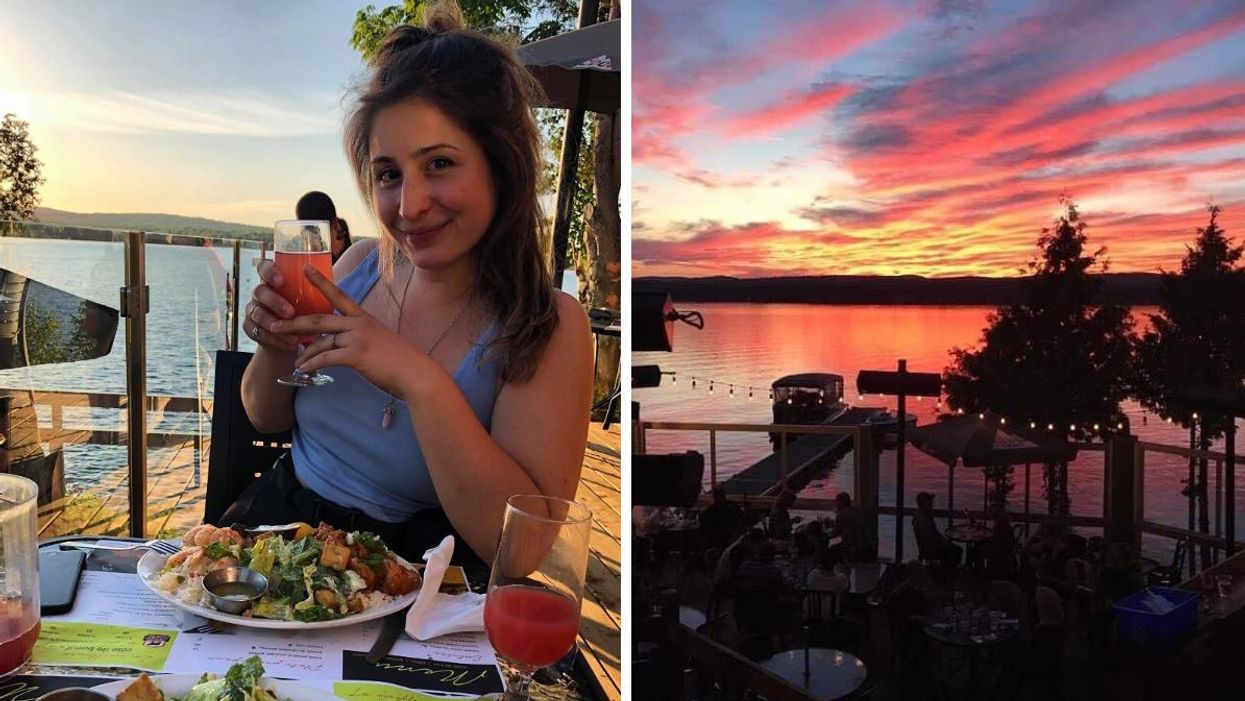 Une personne tenant un verre, assise à une table à la terrasse de la Brasserie Lac Brompton. Droite : La vue d'un coucher de soleil sur le Lac Brompton.