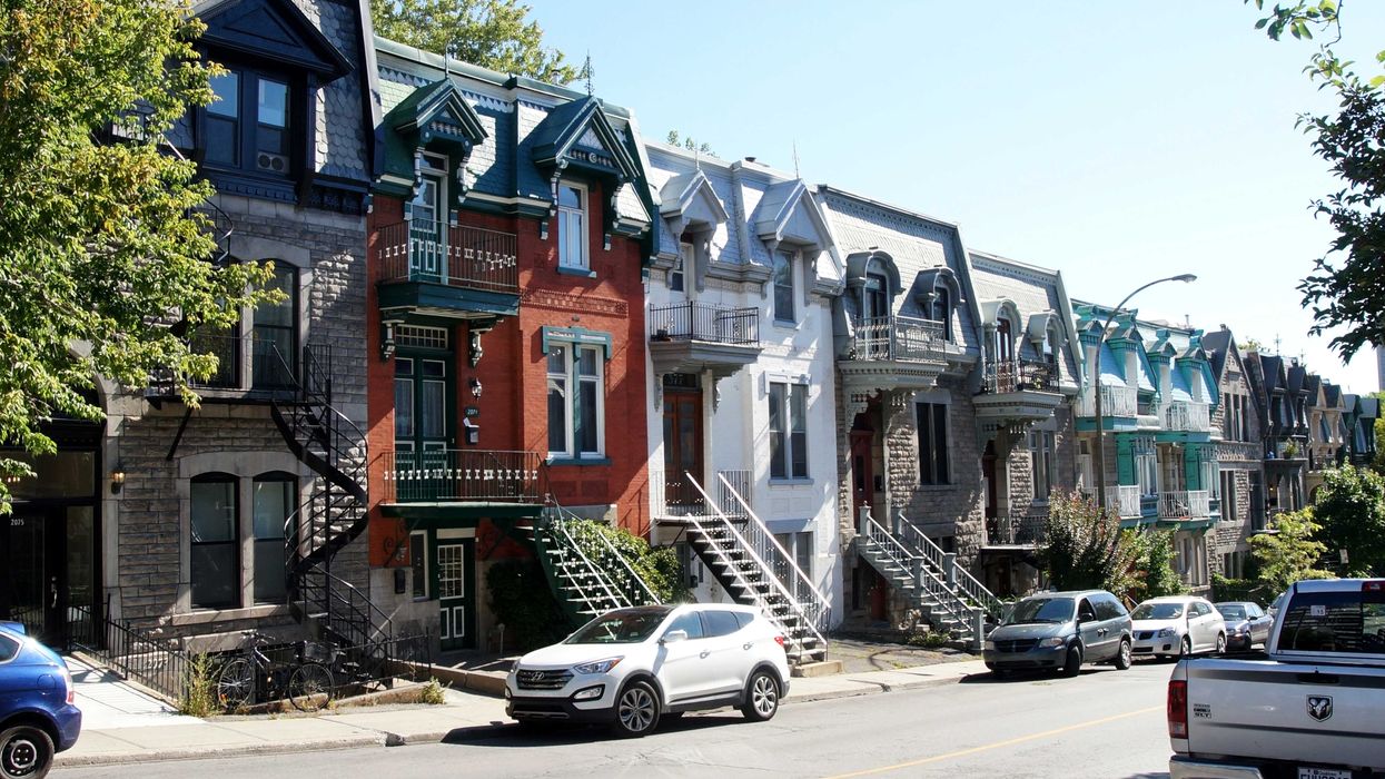 Une rangée de maison à Montréal.