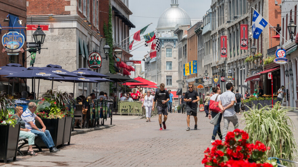Une rue du Vieux-Montréal.