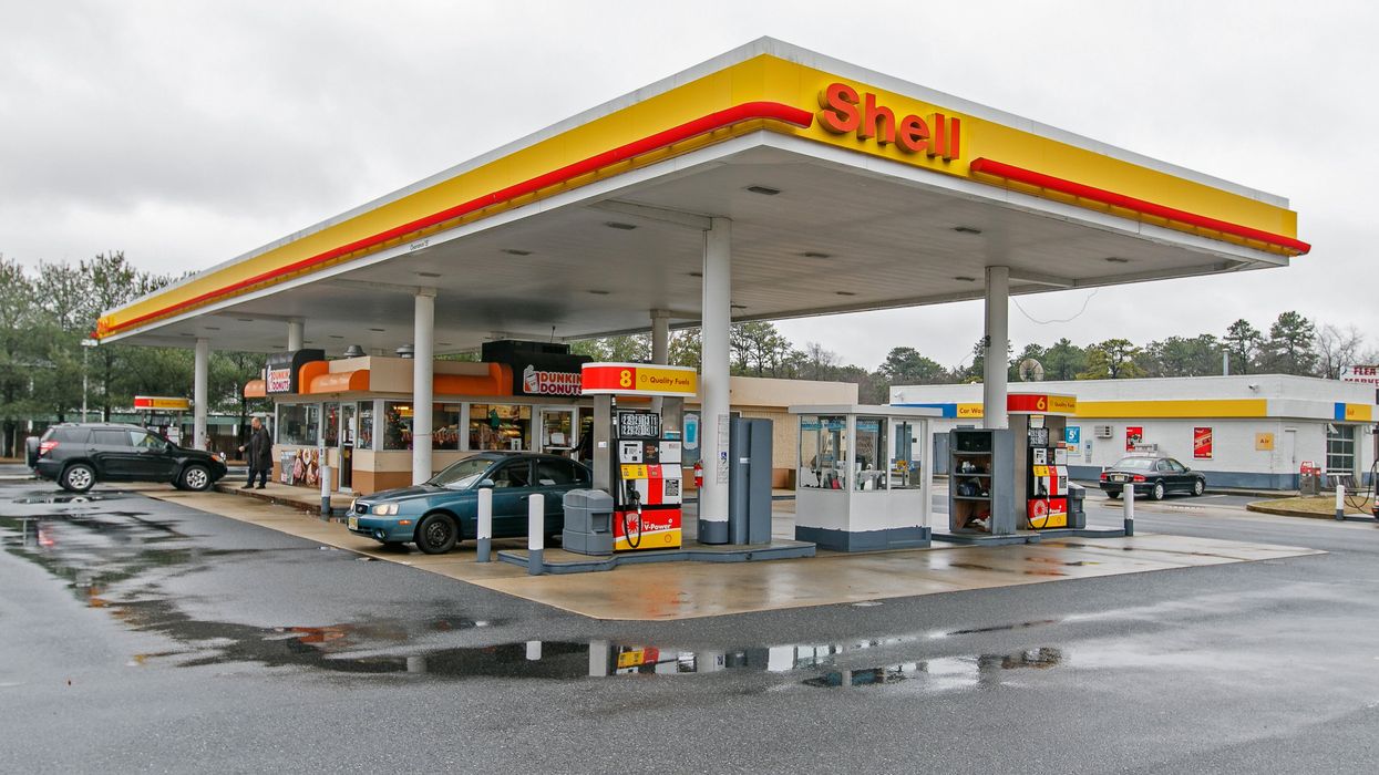 Une station-service.