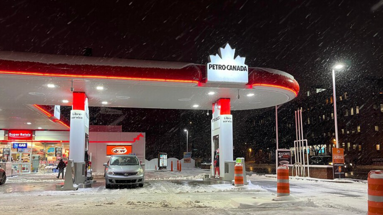 Une station-service.