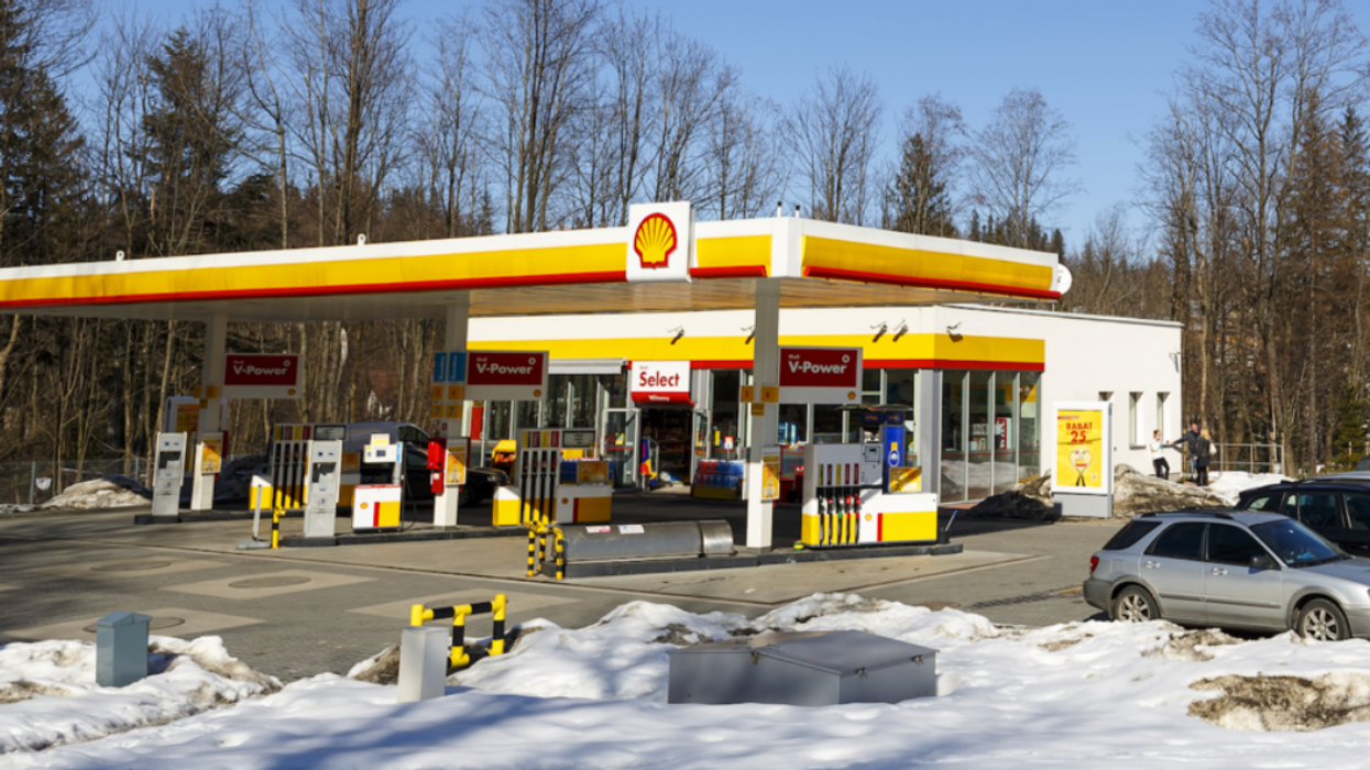 Une station-service.