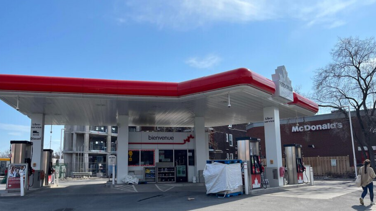 Une station-service.