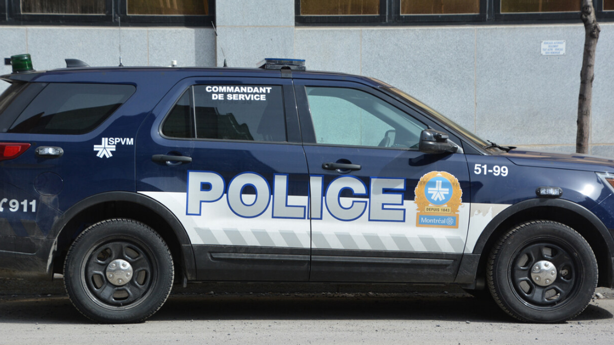 Une voiture de police.