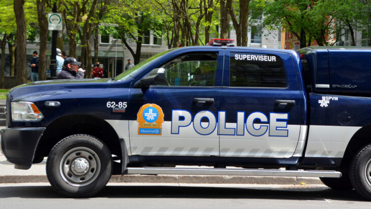 Une voiture de police.