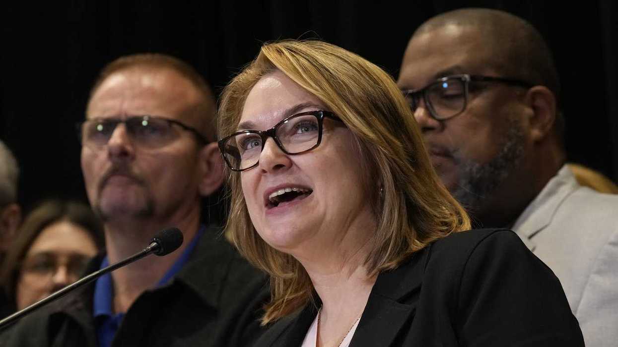 Unions set up 'war room' over Ottawa's labour law