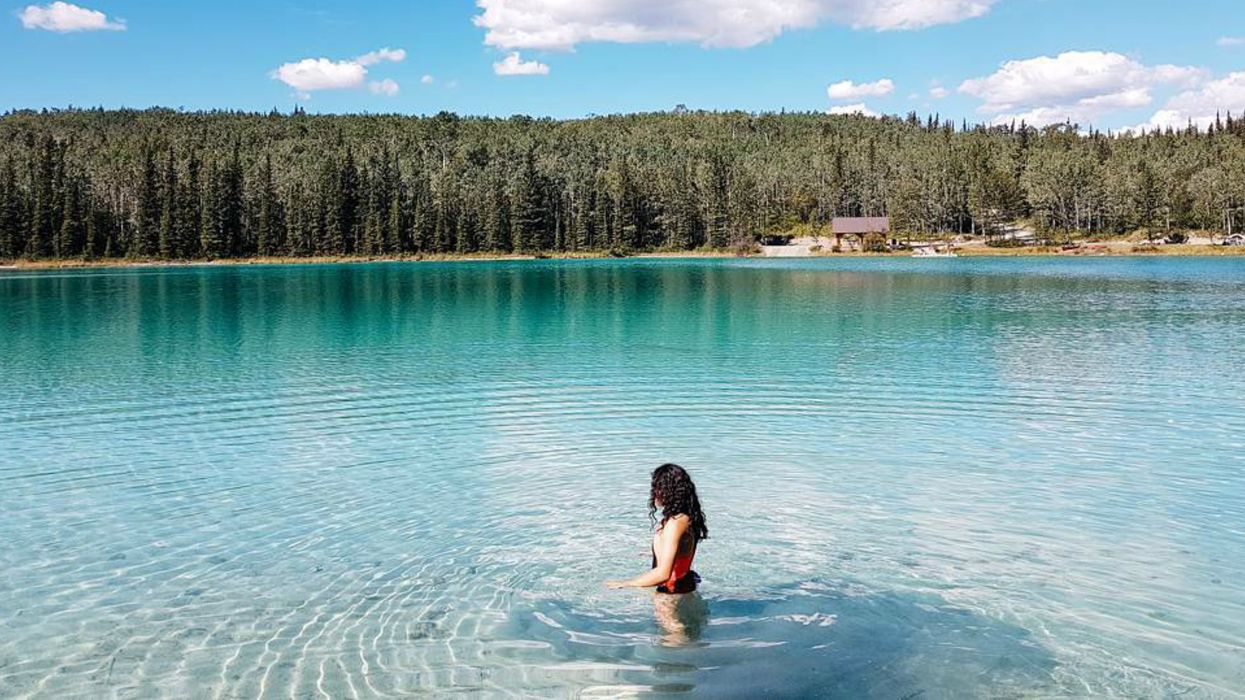 Unique BC Lake Has Crystal-Clear Water & Will Transport You To The Bahamas