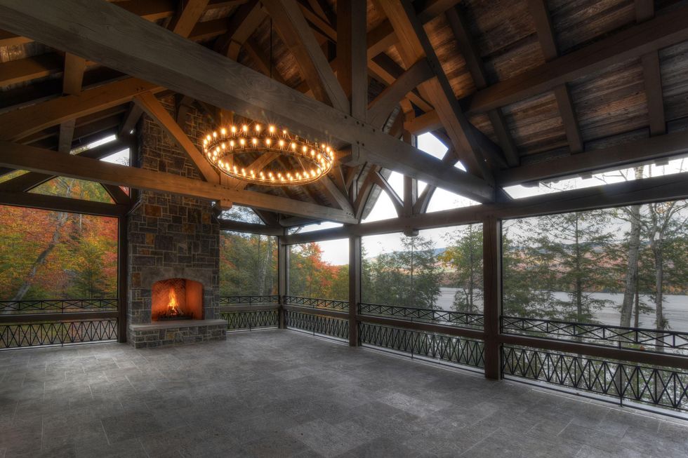 V\u00e9randa et foyer.