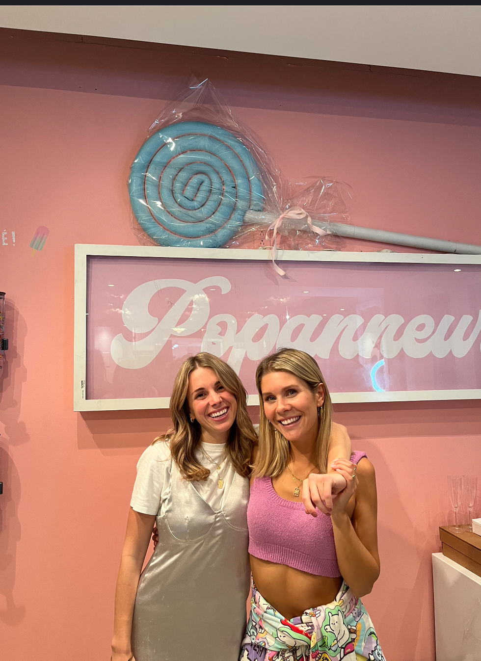 Vahin\u00e9 Lefebvre et Jessika D\u00e9nomm\u00e9e.