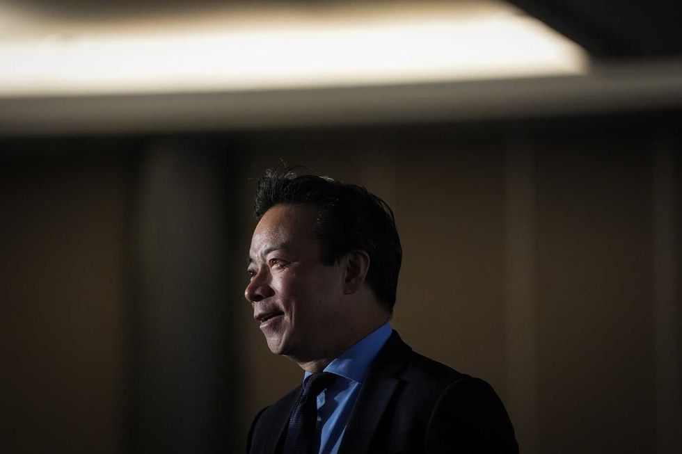 温哥华市长 Ken Sim：妻子收到威胁短信，家人被恶意骚扰