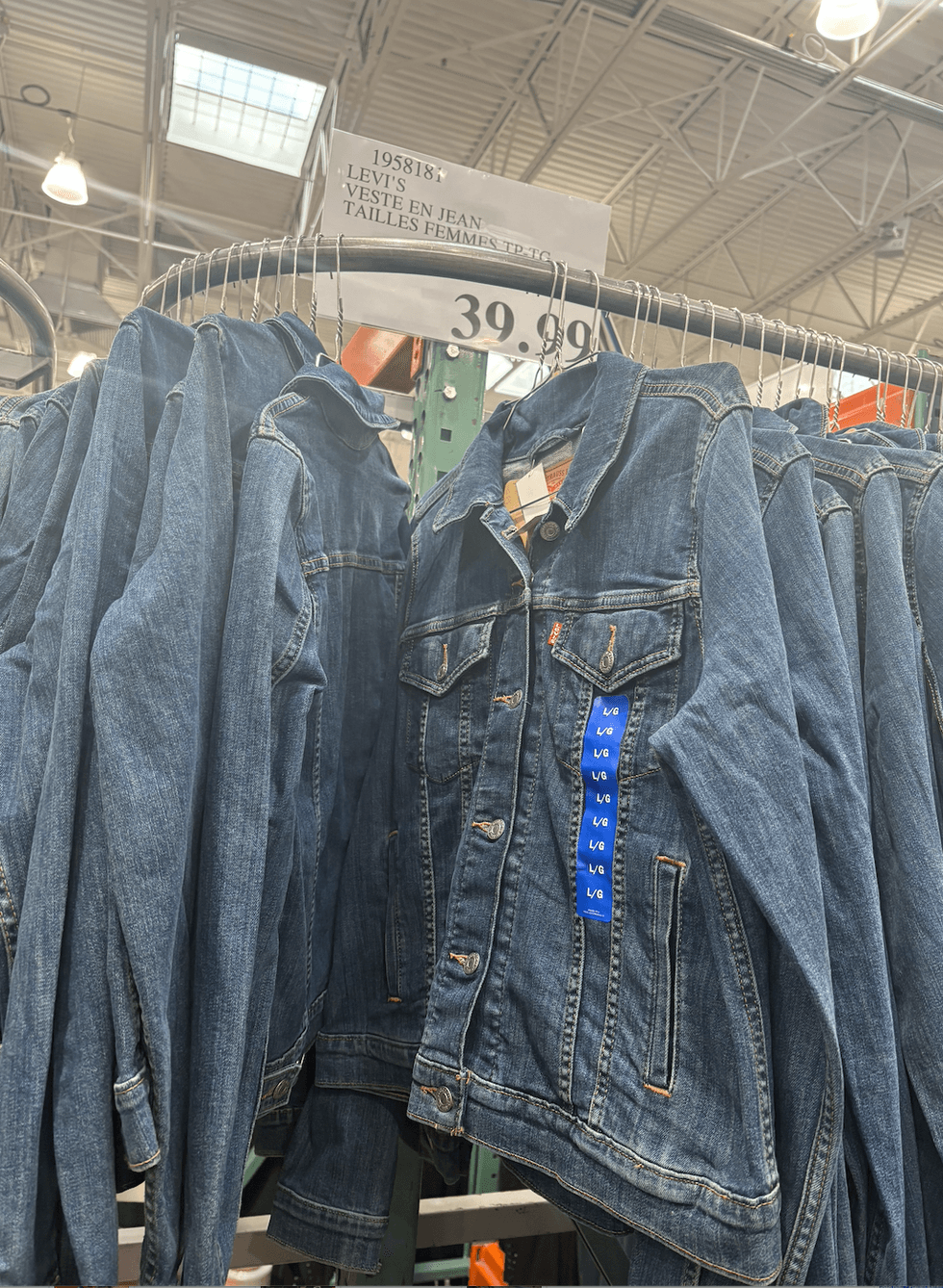 Veste en jean pour femme Levi's \u00e0 vendre au Costco.