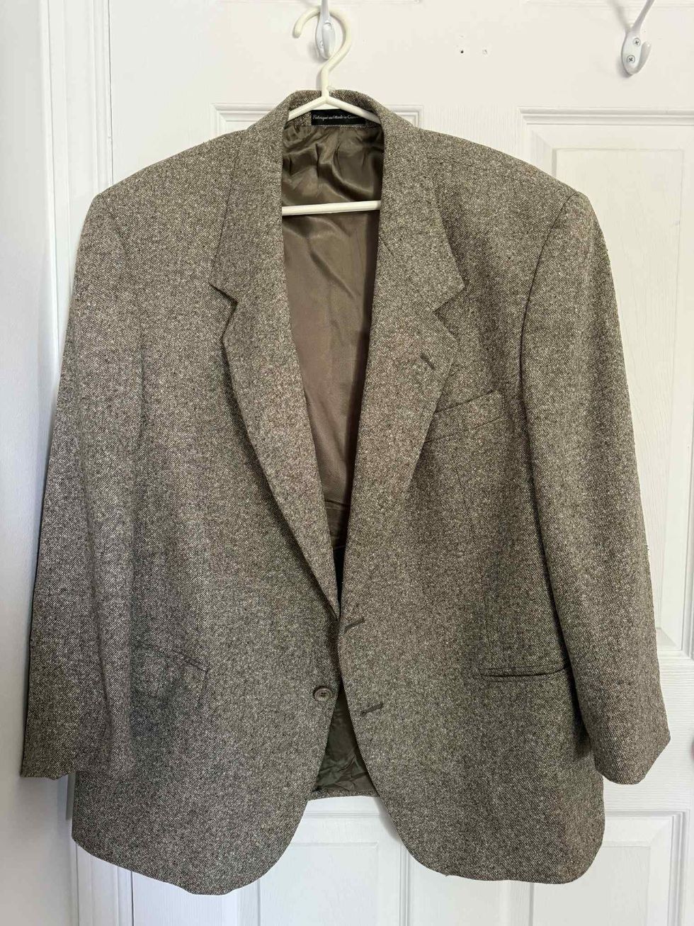 Veston en laine grise de la marque canadienne Moores.