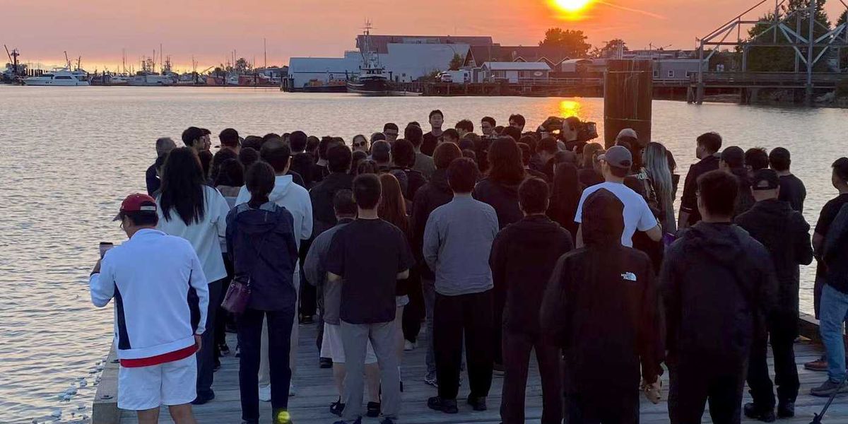 Mourners gather at B.C. dock to mourn six lost at sea in fishing charter sinking Mourners gather at B.C. dock to mourn six lost at sea in fishing charter sinking