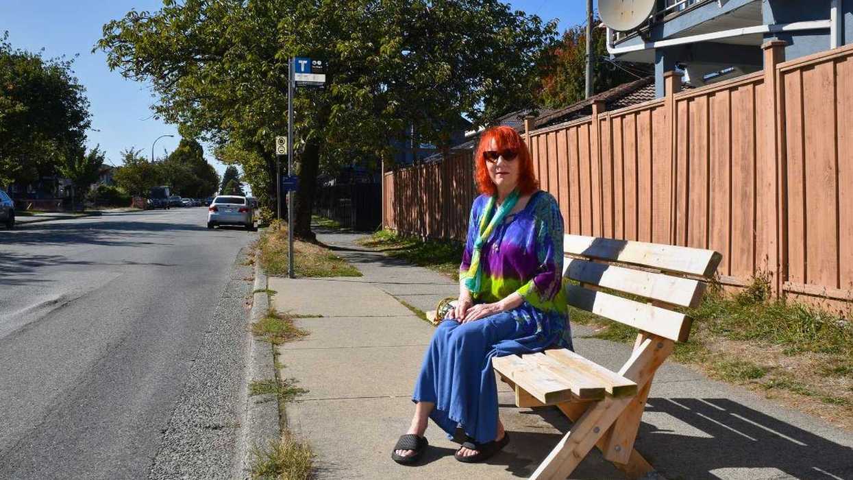 Volunteer bus bench building highlights need for South Vancouver transit investment