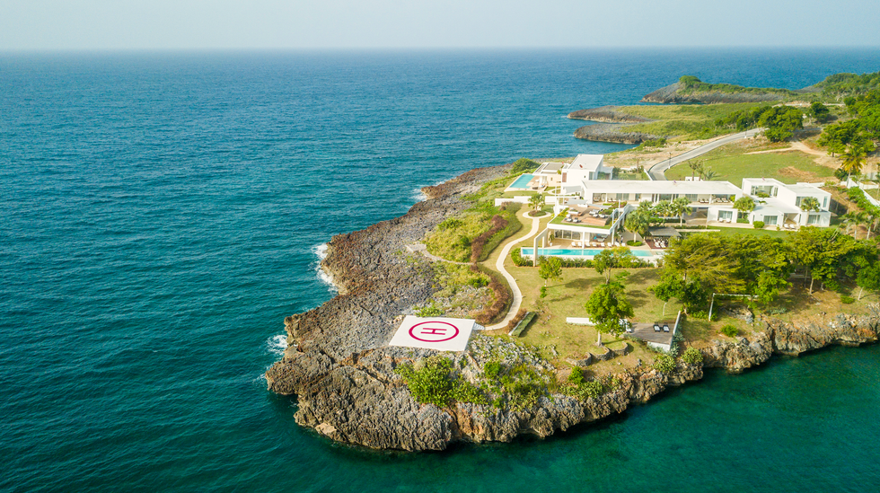 Vue a\u00e9rienne de la \u200bvilla de L'\u00eele de l'amour 2022.