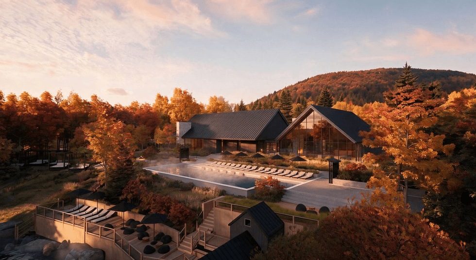 Vue a\u00e9rienne du nouveau pavillon du Str\u00f8m Saint-Sauveur dans les Laurentides.