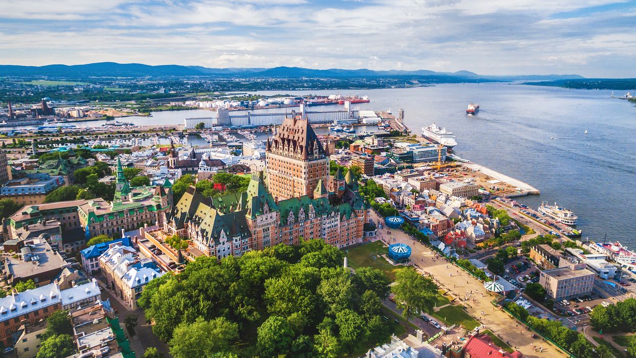 Vue aérienne de la ville de Québec et les environs.