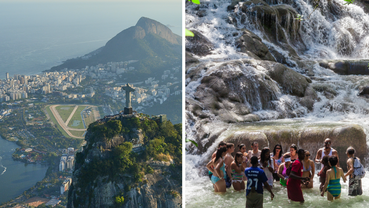 Vue aérienne de la ville de Rio de Janeiro et de la Statue du Christ Rédempteur. Droite : Des personnes se tiennent debout au bas des Chutes de la Dunn à Ocho Rios, en Jamaïque.