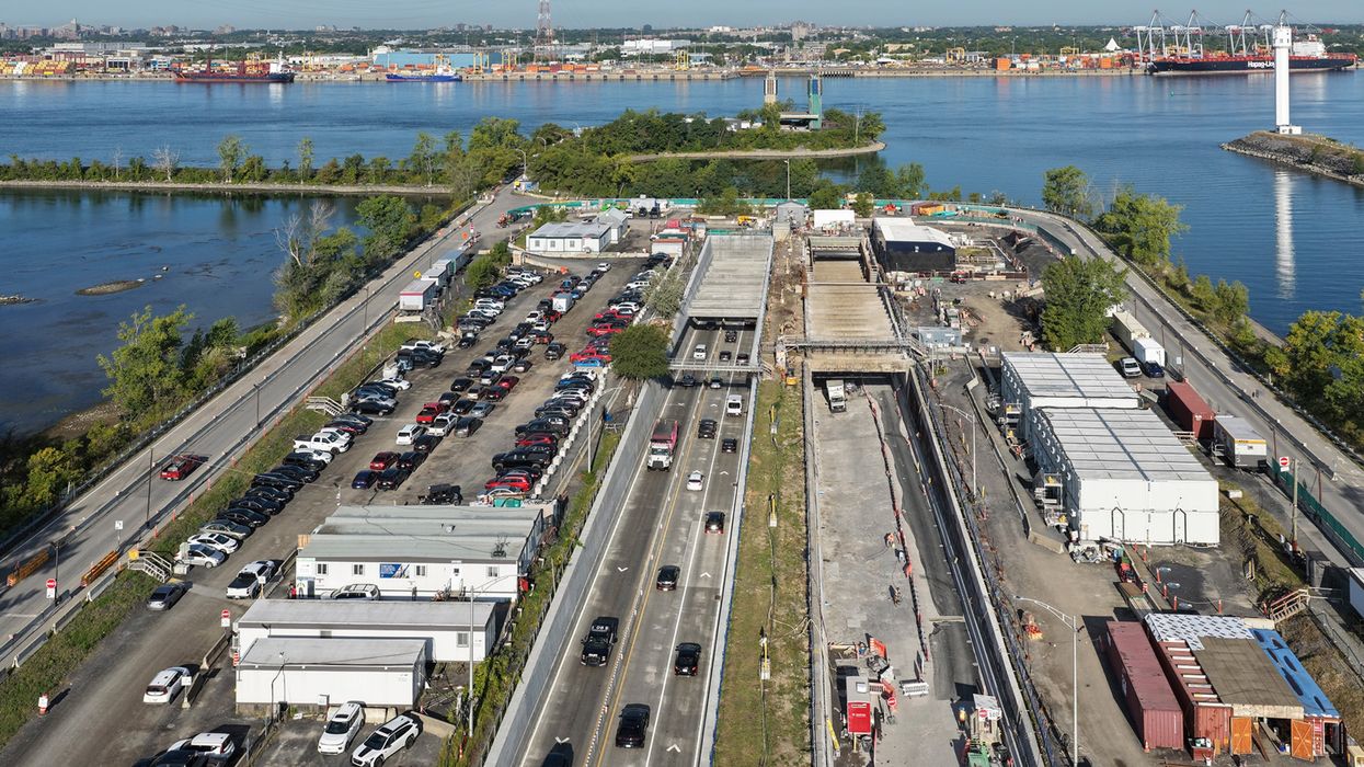 Vue aérienne du tunnel Louis-H.-La Fontaine en direction de Montréal.