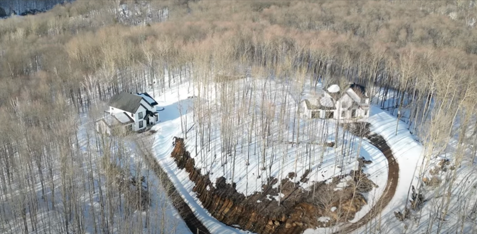 Vue de l'ext\u00e9rieur.