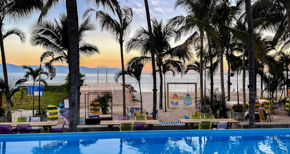Vue de la plage et des installations du Friendly Fun Vallarta.