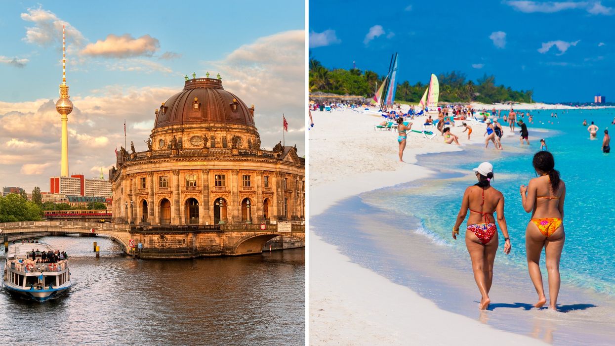 Vue sur Berlin. Droite : deux femmes sur une plage de Cuba.