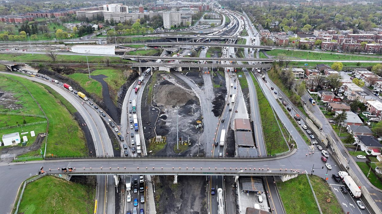 Vue sur l'autoroute 25, à Montréal.