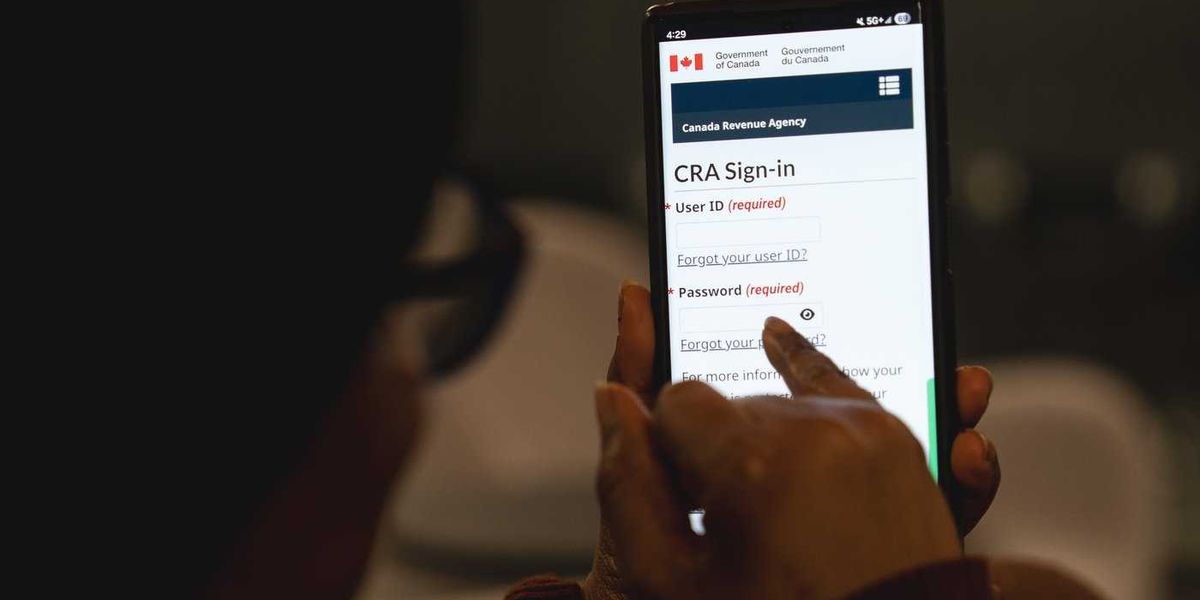 Canada-wide arrest warrant issued for man exposed in Panama Papers Canada-wide arrest warrant issued for man exposed in Panama Papers