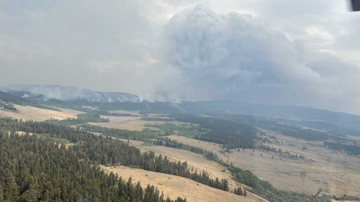 Wildfires merge north of Clinton, B.C.