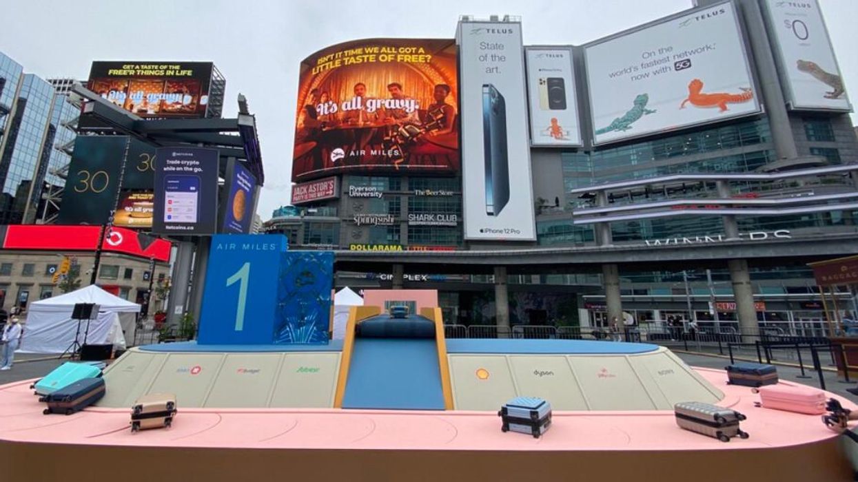 Yonge & Dundas Square Just Got A Huge Carousel With Free Gifts & Here's What It's All About